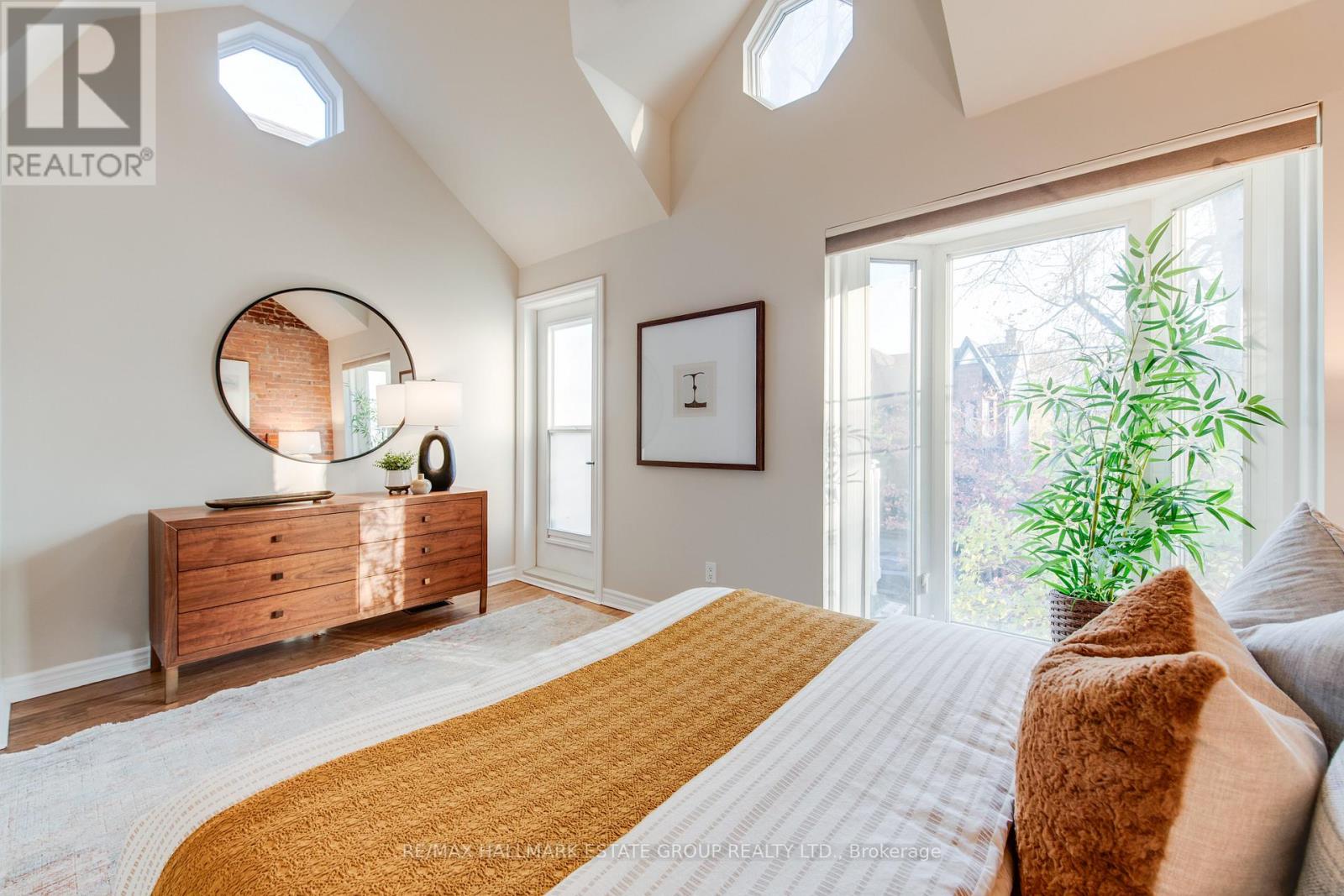 16 Brighton Avenue, Toronto, Ontario  M4M 1P4 - Photo 33 - E12565816