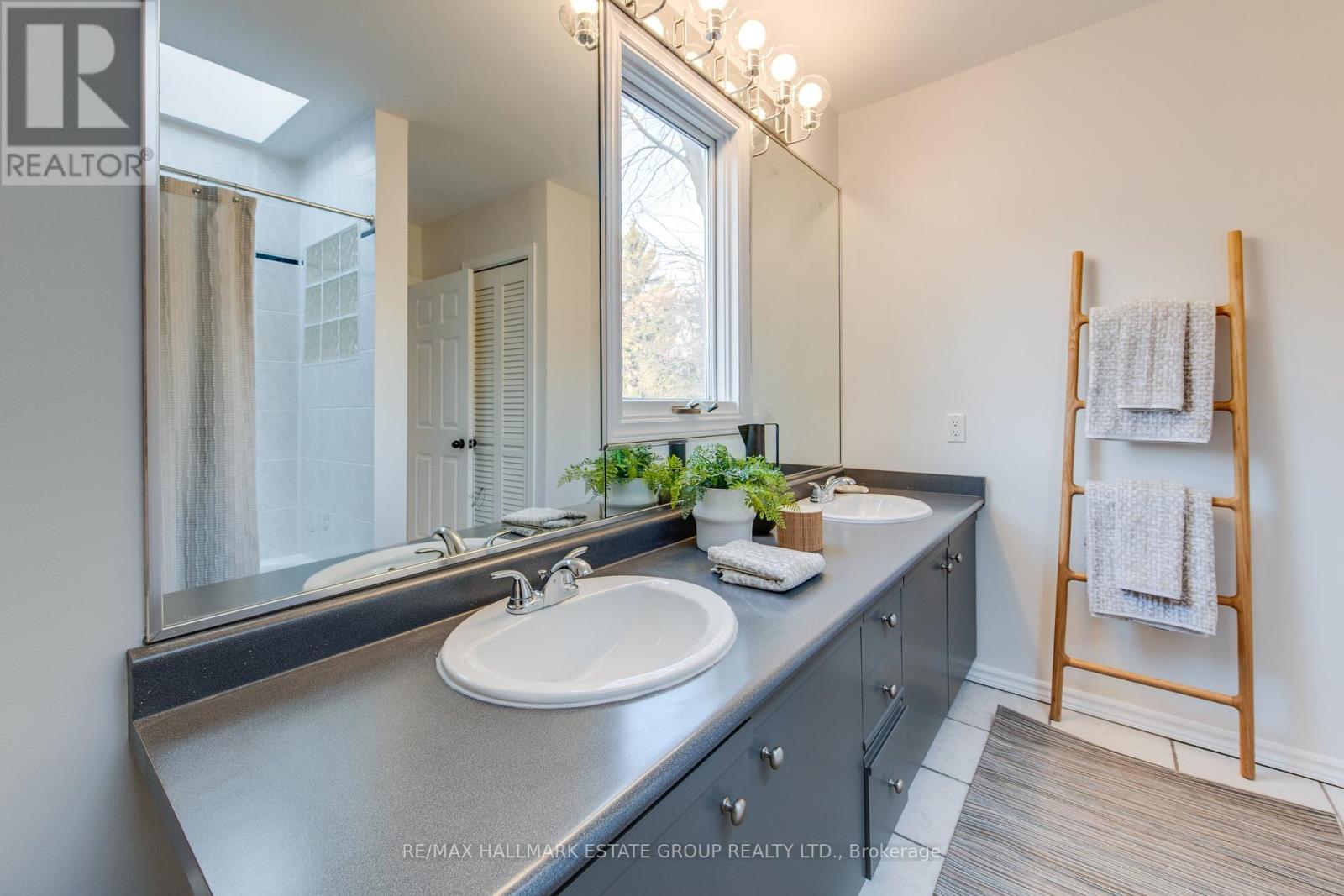 16 Brighton Avenue, Toronto, Ontario  M4M 1P4 - Photo 22 - E12565816