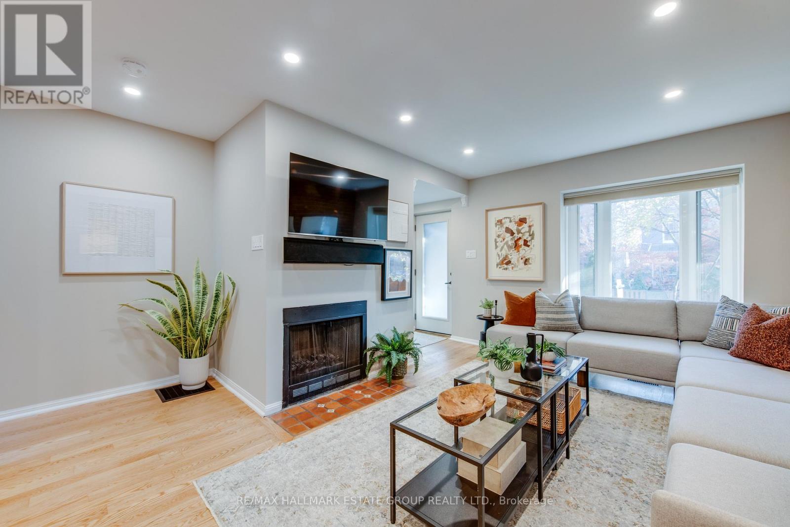 16 Brighton Avenue, Toronto, Ontario  M4M 1P4 - Photo 7 - E12565816