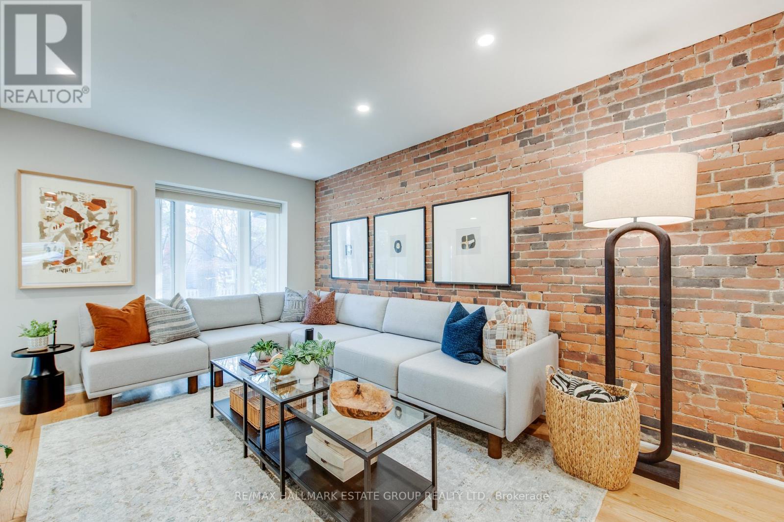 16 Brighton Avenue, Toronto, Ontario  M4M 1P4 - Photo 5 - E12565816