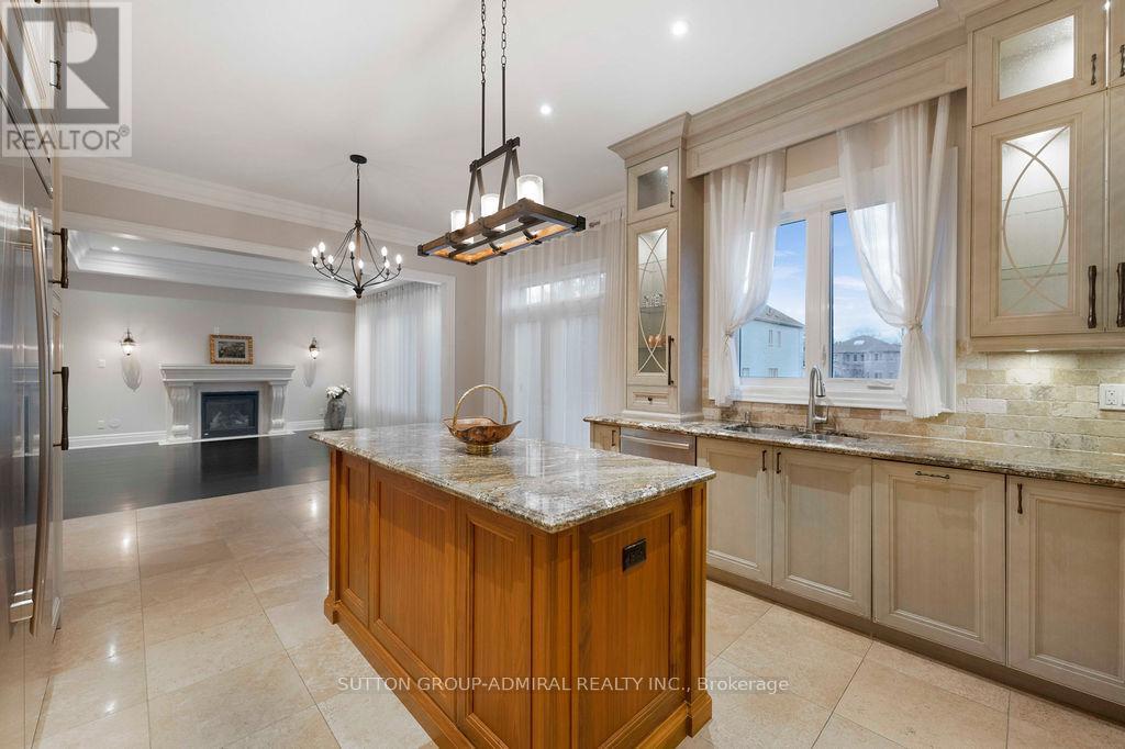 21 Day Lily Crescent, Richmond Hill, Ontario  L4C 0W3 - Photo 13 - N12566682