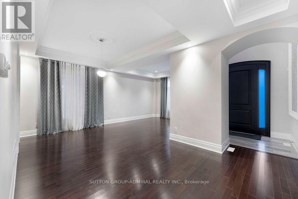 21 Day Lily Crescent, Richmond Hill, Ontario  L4C 0W3 - Photo 9 - N12566682