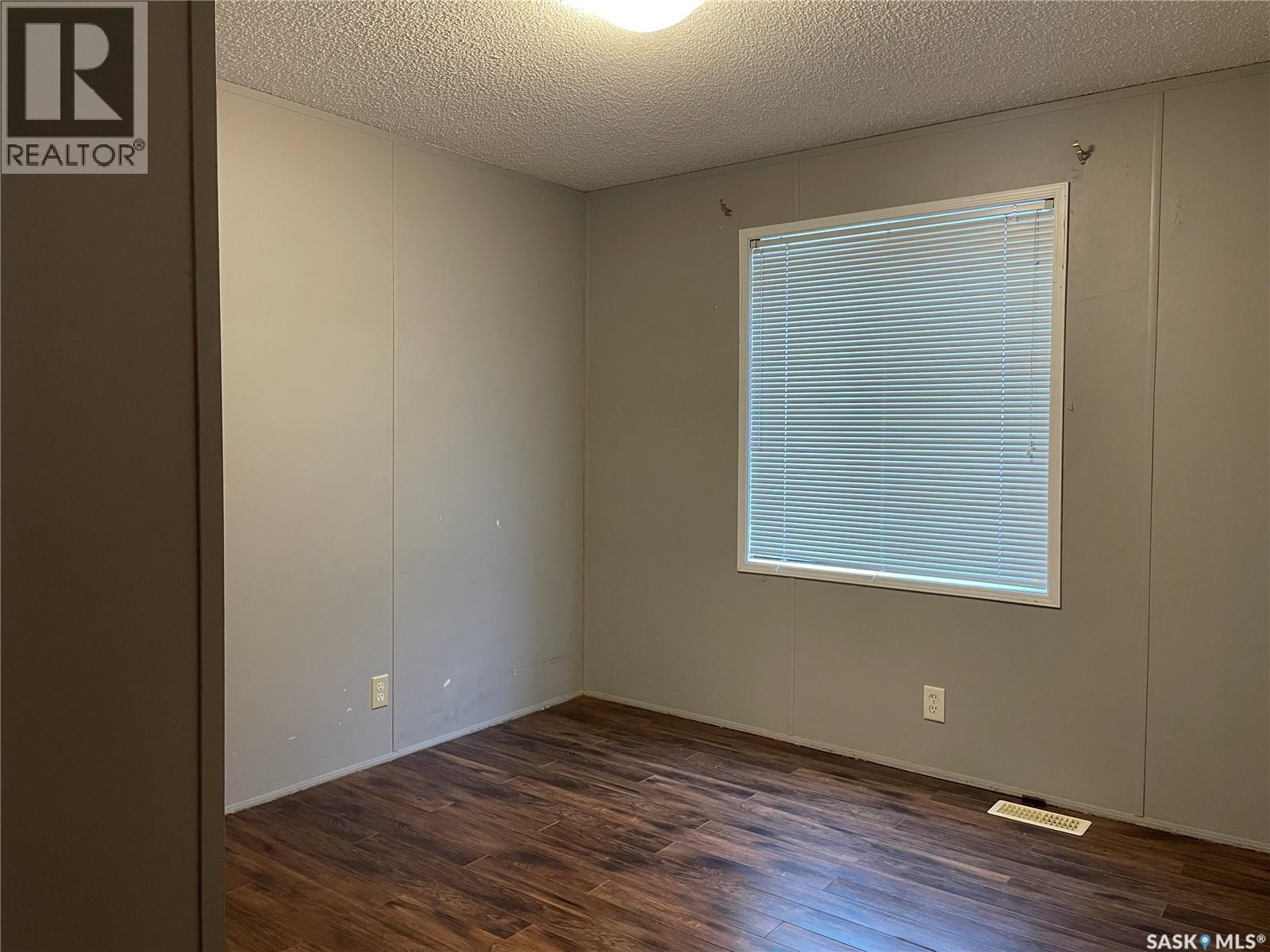 418 7th Street E, Meadow Lake, Saskatchewan  S9X 1J1 - Photo 14 - SK024508