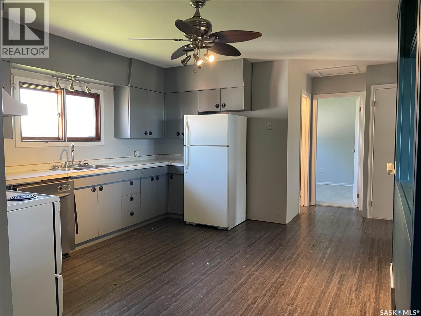 196 3rd Street W, Pierceland, Saskatchewan  S0M 2K0 - Photo 2 - SK024505