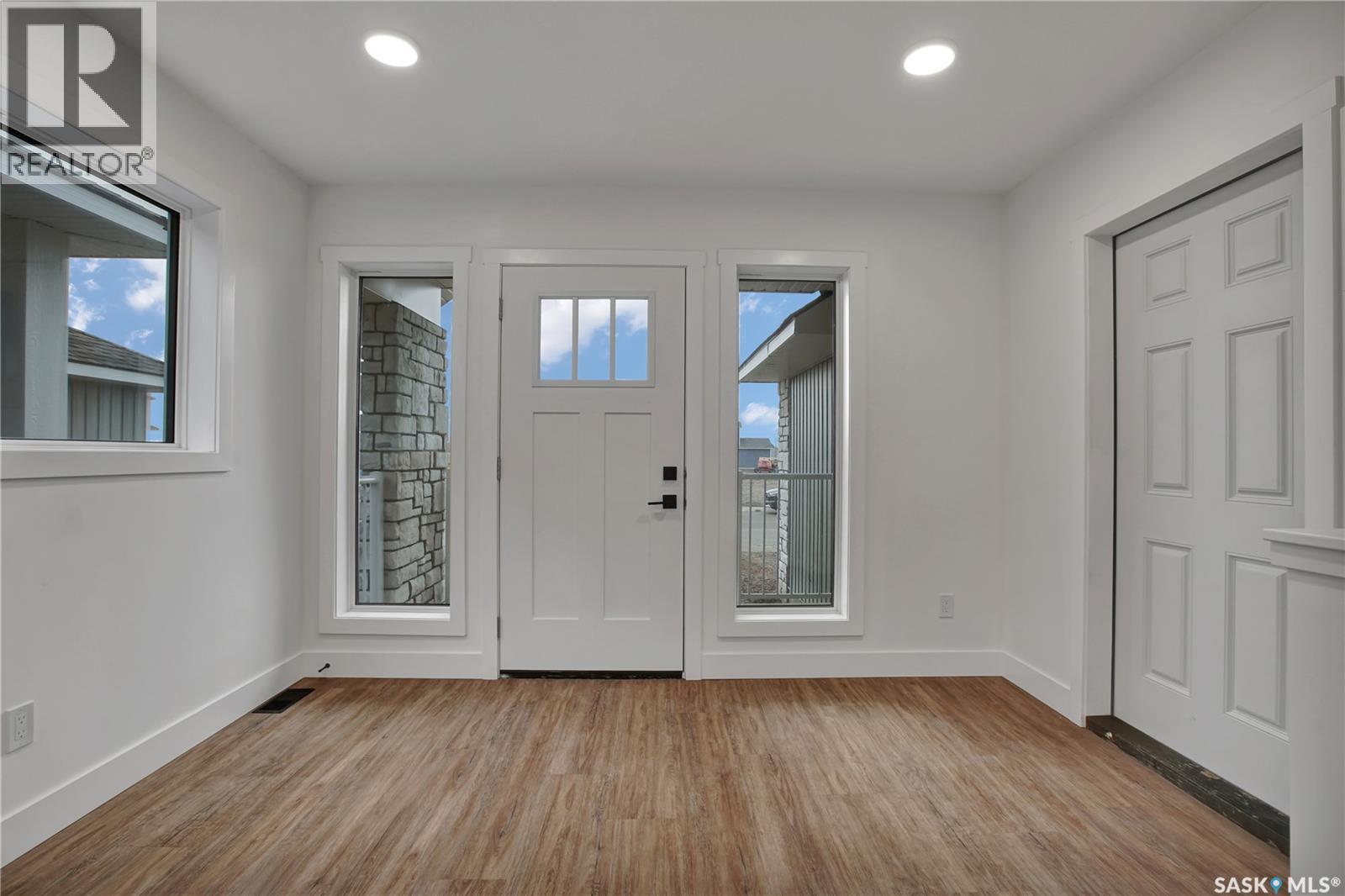 105 Emma Place, Martensville, Saskatchewan  S0K 2T0 - Photo 2 - SK024371