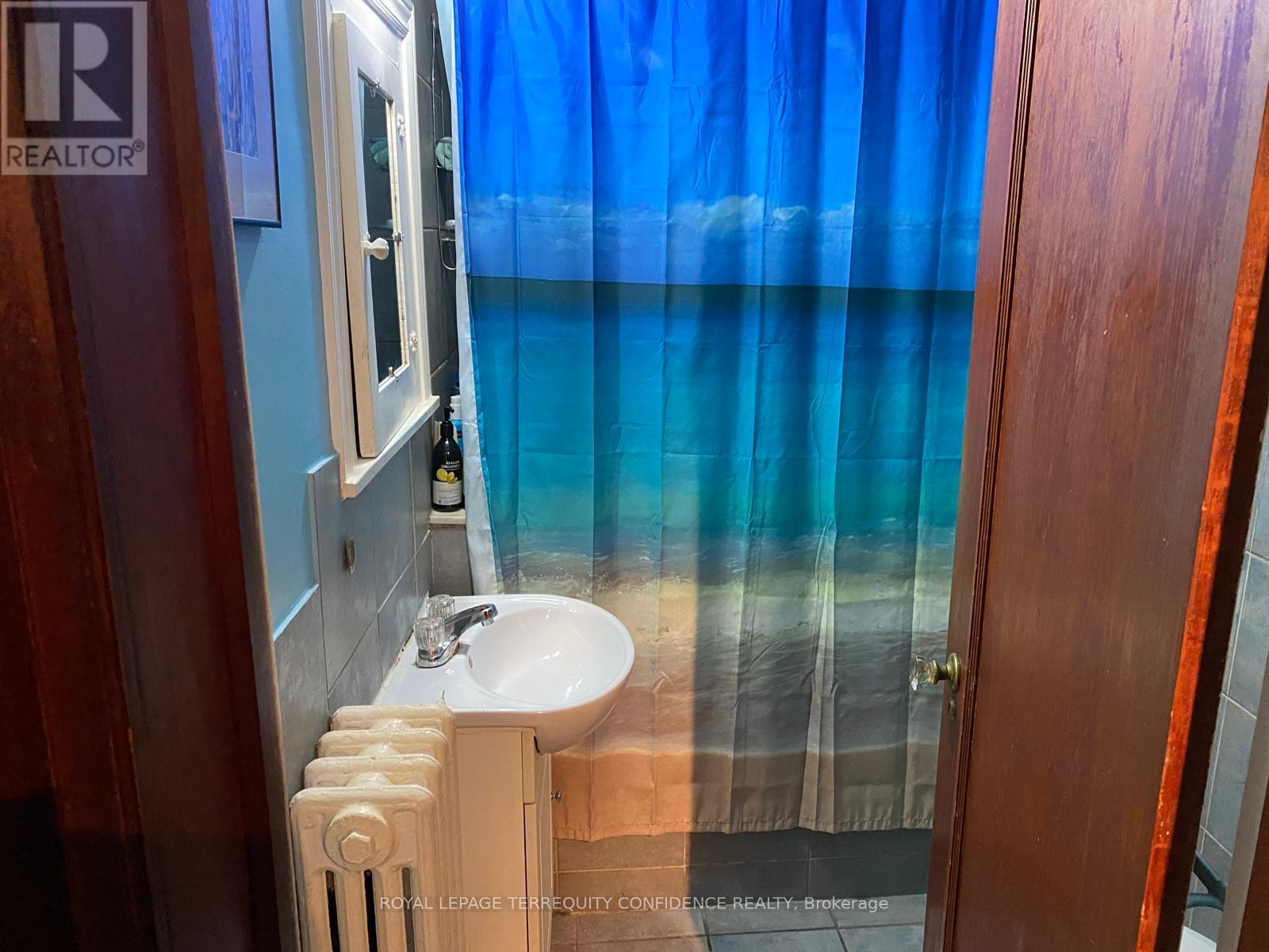 558-562 Kingston Road, Toronto, Ontario  M4E 1P9 - Photo 21 - E12557394