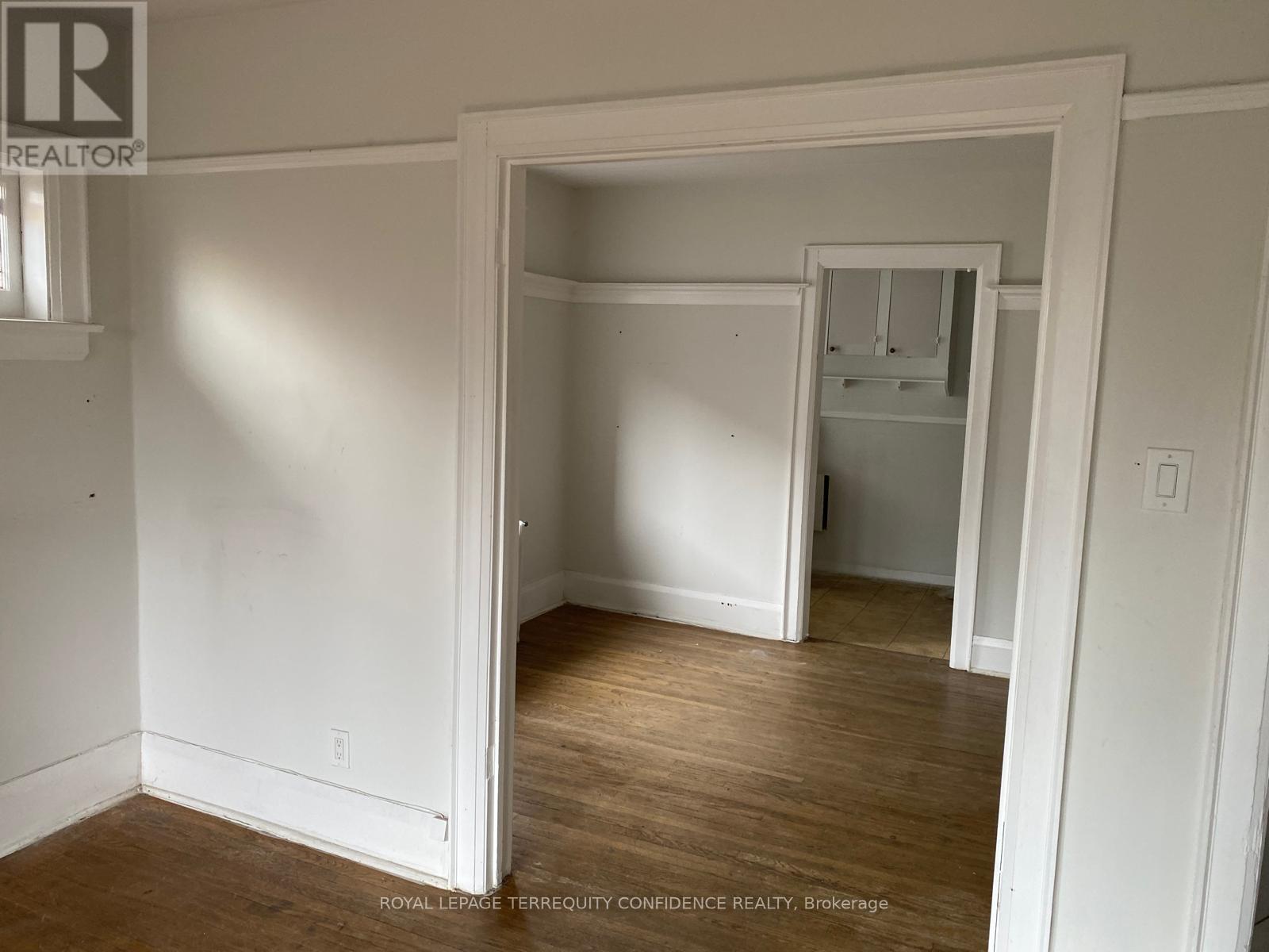 558-562 Kingston Road, Toronto, Ontario  M4E 1P9 - Photo 11 - E12557394