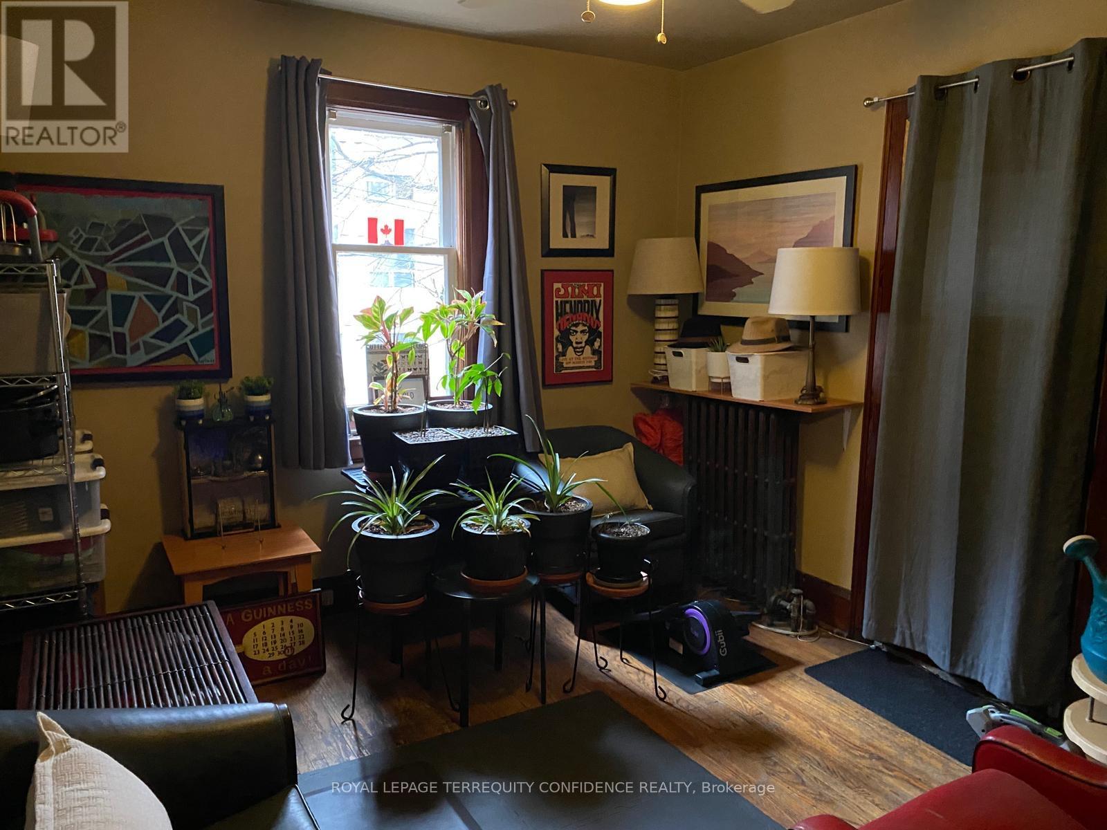 558-562 Kingston Road, Toronto, Ontario  M4E 1P9 - Photo 18 - E12557394