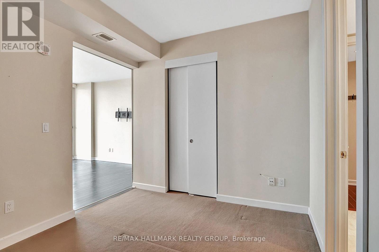 1007 - 300 Lisgar Street, Ottawa, Ontario  K2P 0E2 - Photo 10 - X12550974