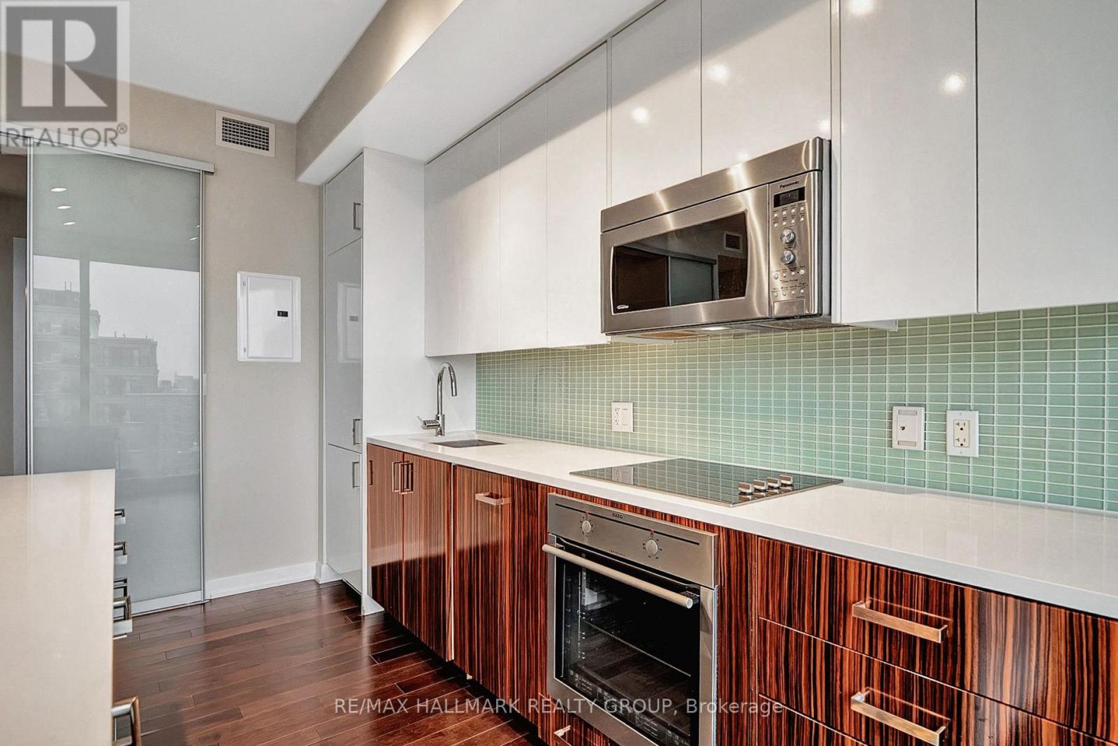 1007 - 300 Lisgar Street, Ottawa, Ontario  K2P 0E2 - Photo 6 - X12550974