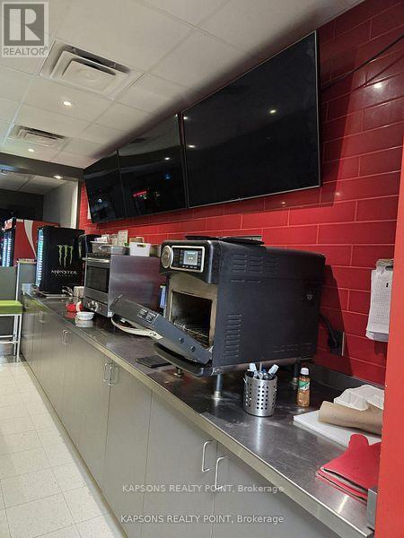 331 Bayfield Street, Barrie, Ontario L4M 3C2 - Photo 3 - S12566246