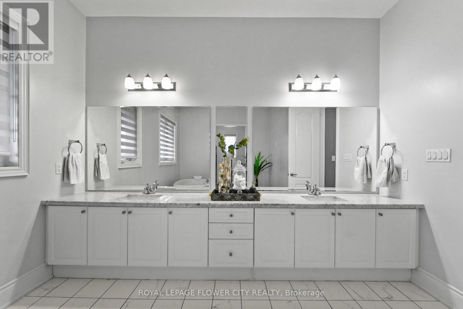 40 Quintette Close, Brampton, Ontario  L6P 4E1 - Photo 35 - W12566708