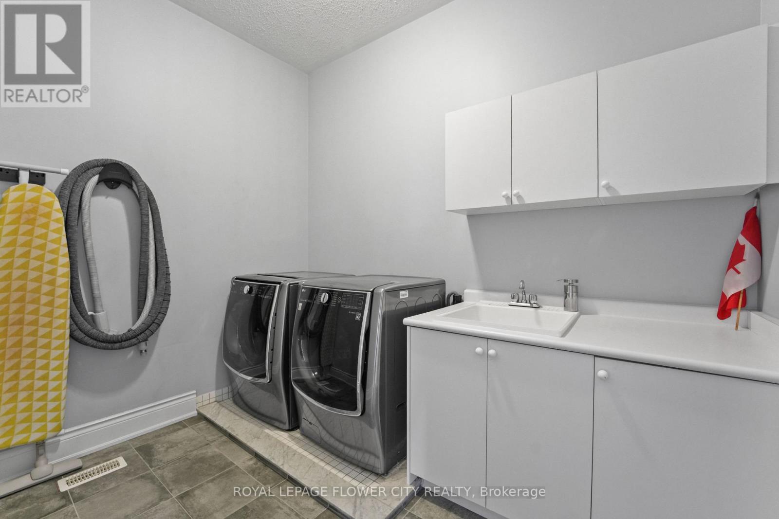 40 Quintette Close, Brampton, Ontario  L6P 4E1 - Photo 45 - W12566708