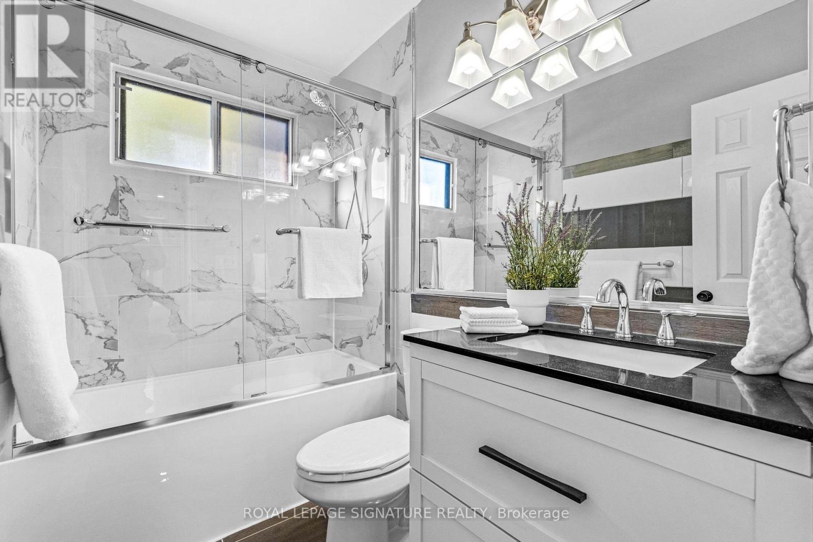 103 Seaborn Road, Brampton, Ontario  L6V 2C2 - Photo 11 - W12566712