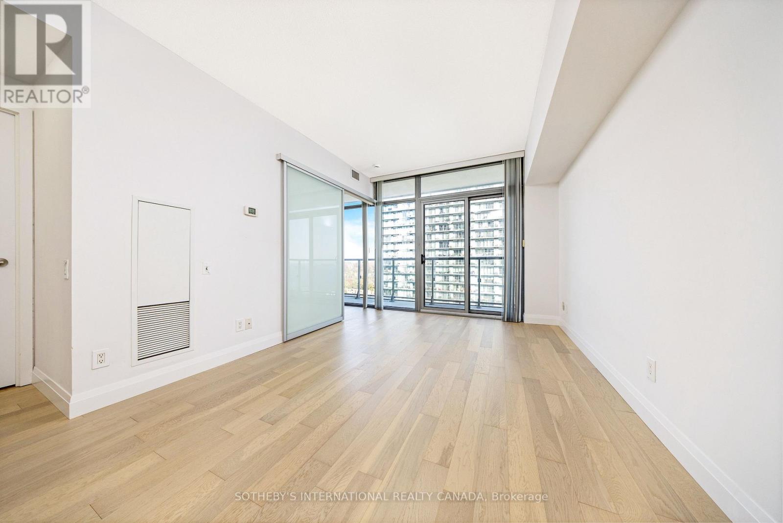 1601 - 105 The Queensway Avenue, Toronto, Ontario  M6S 5B5 - Photo 13 - W12566726