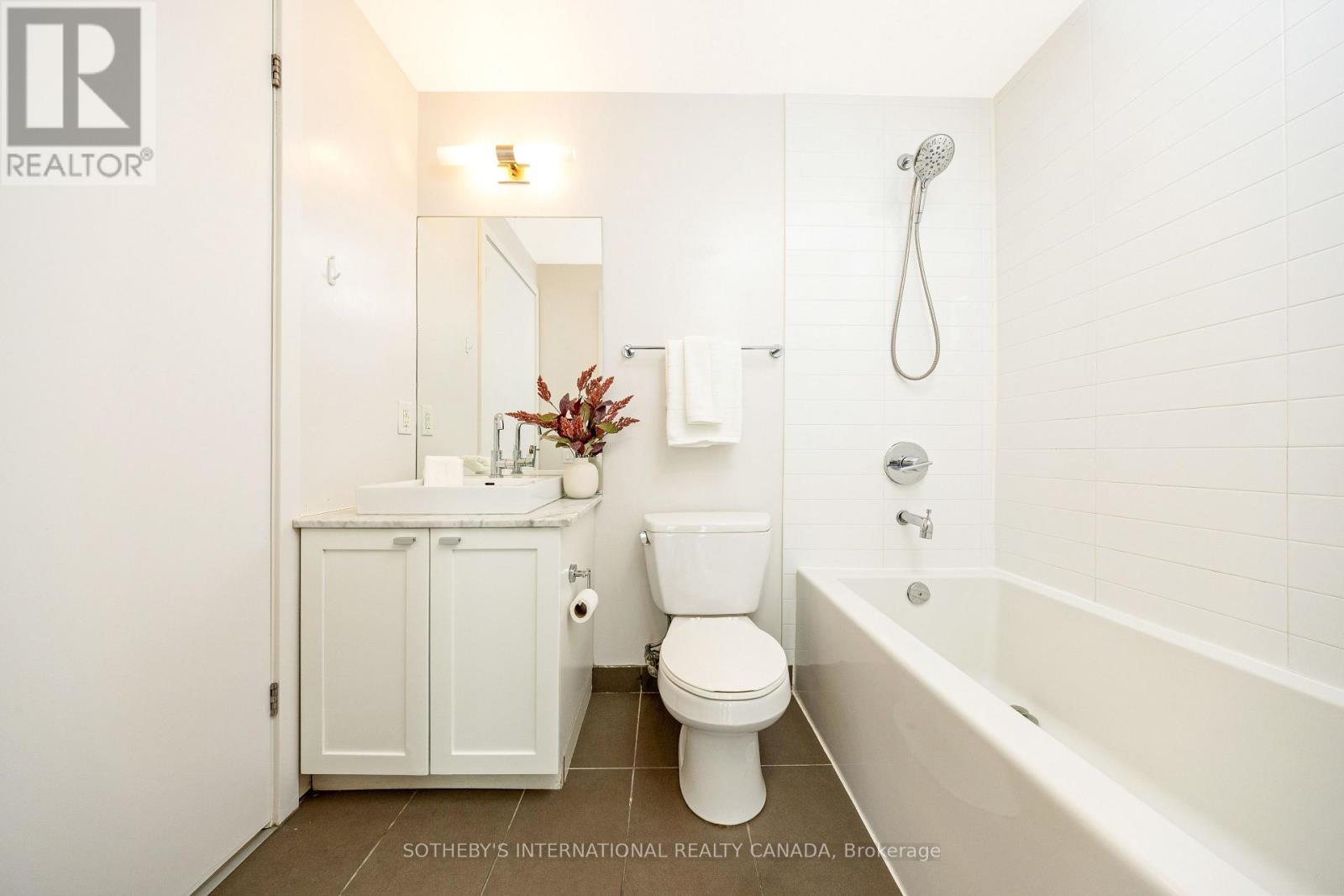 1601 - 105 The Queensway Avenue, Toronto, Ontario  M6S 5B5 - Photo 22 - W12566726