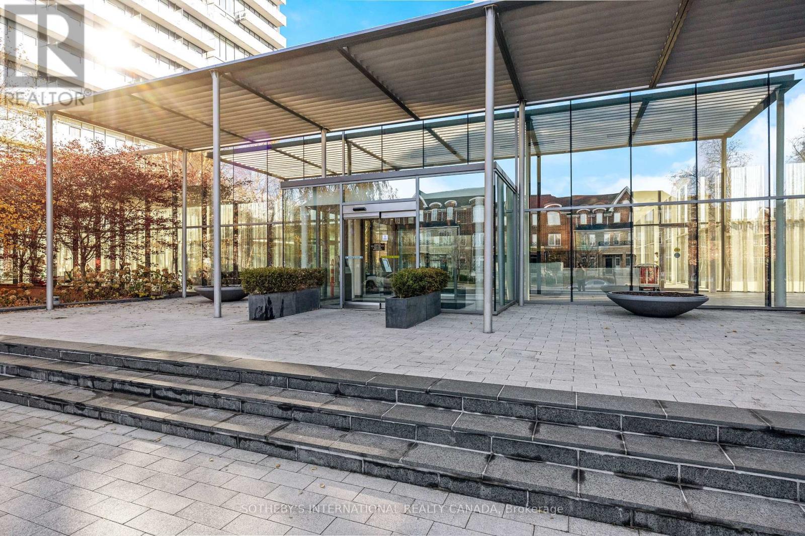 1601 - 105 The Queensway Avenue, Toronto, Ontario  M6S 5B5 - Photo 3 - W12566726