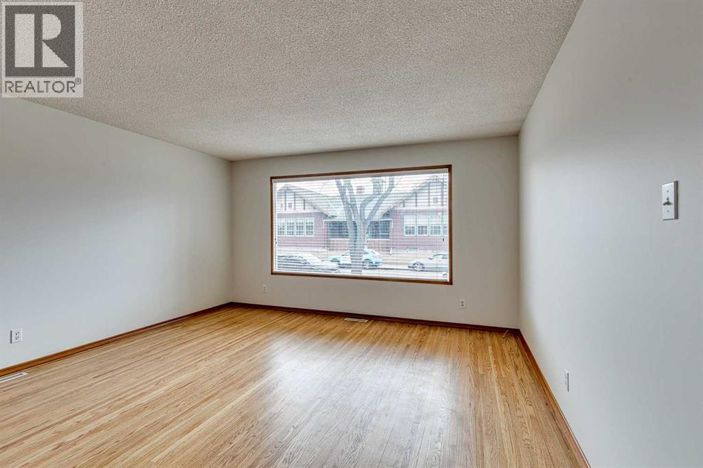 522 & 524 27 Avenue Nw, Calgary, Alberta  T2M 2H8 - Photo 3 - A2267141