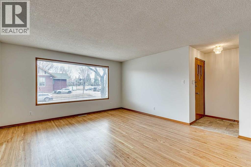 522 & 524 27 Avenue Nw, Calgary, Alberta  T2M 2H8 - Photo 4 - A2267141