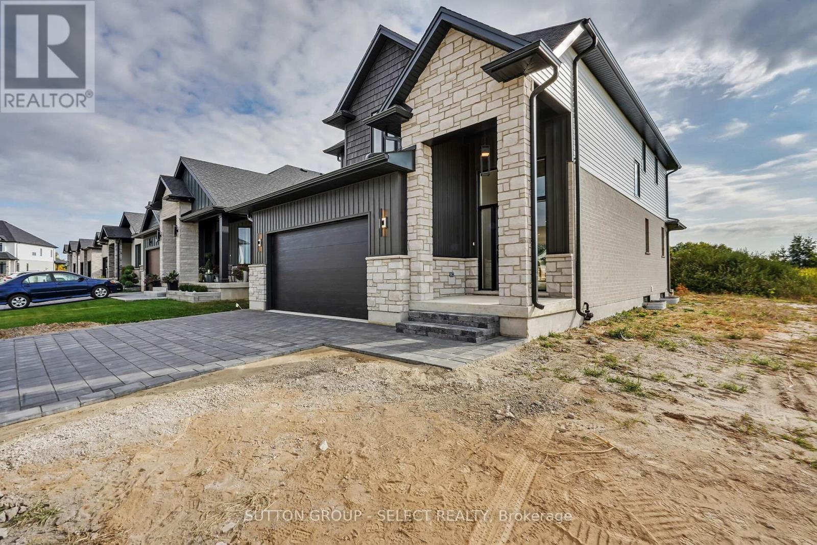 58 Briscoe Crescent, Strathroy-Caradoc, Ontario  N7G 0G3 - Photo 3 - X12566856