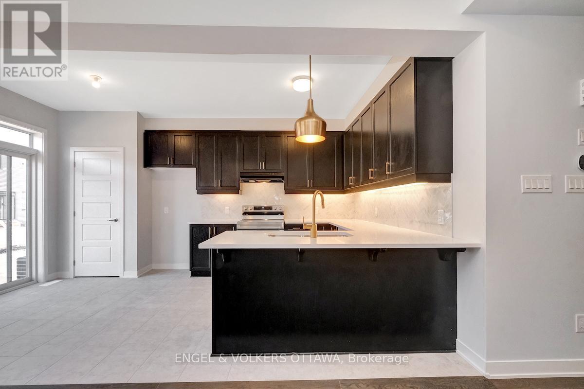 371 Crossway Terrace, Ottawa, Ontario  K2S 2Z2 - Photo 11 - X12566854