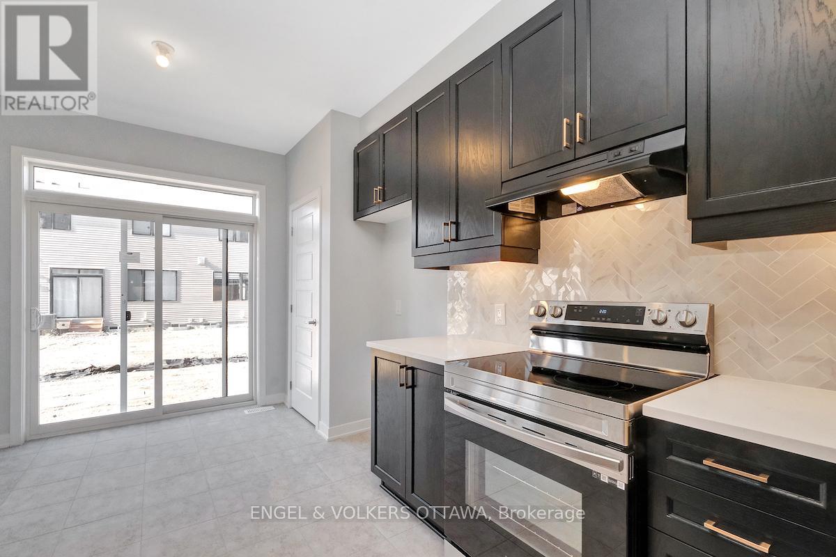 371 Crossway Terrace, Ottawa, Ontario  K2S 2Z2 - Photo 16 - X12566854