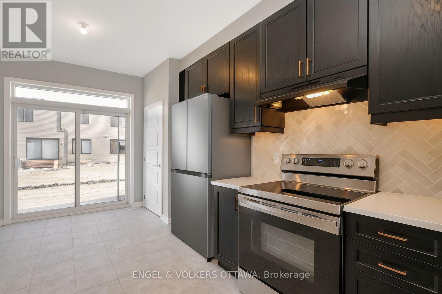 371 Crossway Terrace, Ottawa, Ontario  K2S 2Z2 - Photo 17 - X12566854