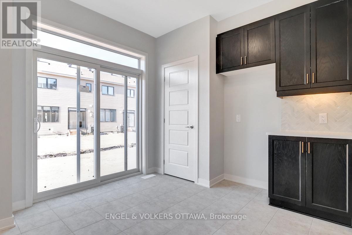 371 Crossway Terrace, Ottawa, Ontario  K2S 2Z2 - Photo 18 - X12566854