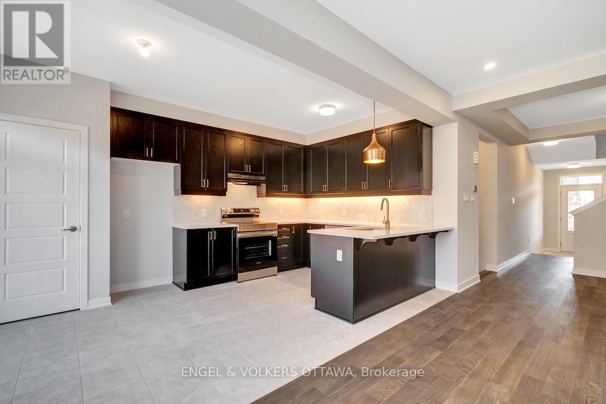 371 Crossway Terrace, Ottawa, Ontario  K2S 2Z2 - Photo 20 - X12566854