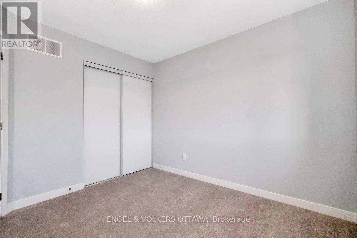371 Crossway Terrace, Ottawa, Ontario  K2S 2Z2 - Photo 31 - X12566854