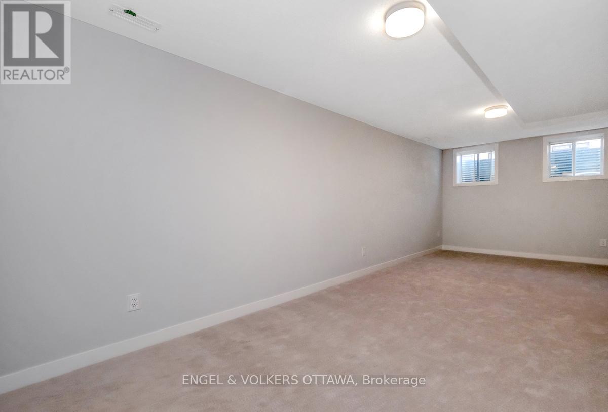 371 Crossway Terrace, Ottawa, Ontario  K2S 2Z2 - Photo 39 - X12566854