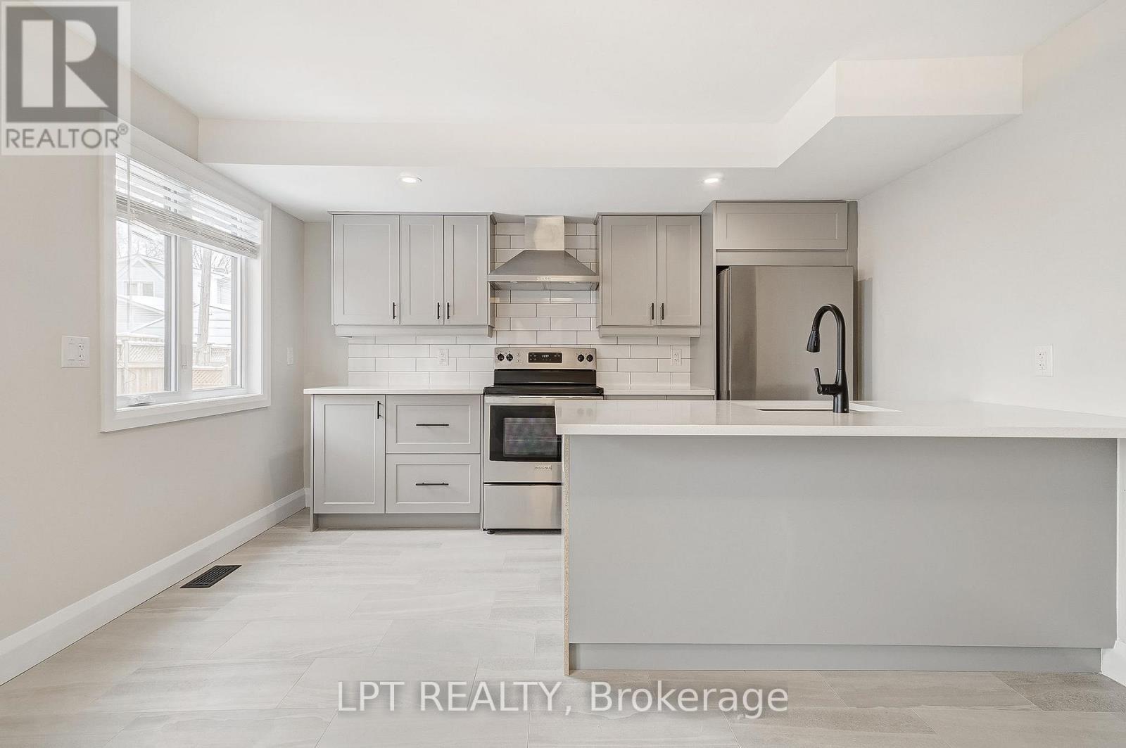 #2 - 383 Brant Street, Ottawa, Ontario  K1L 6V5 - Photo 3 - X12567028