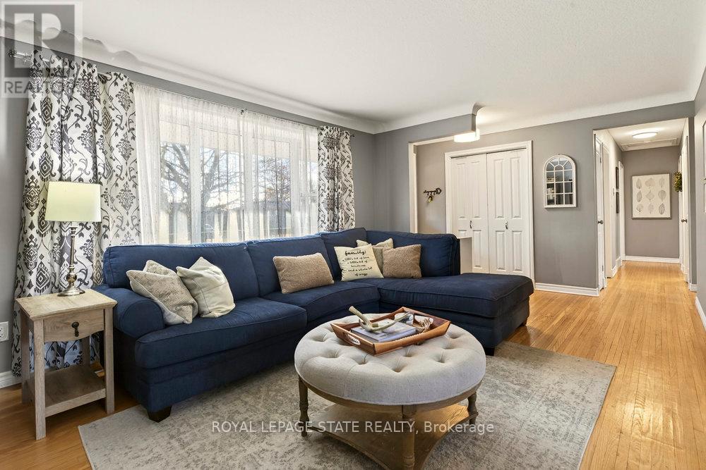 7 Prince Charles Drive, St. Catharines, Ontario  L2N 3Y4 - Photo 4 - X12566672