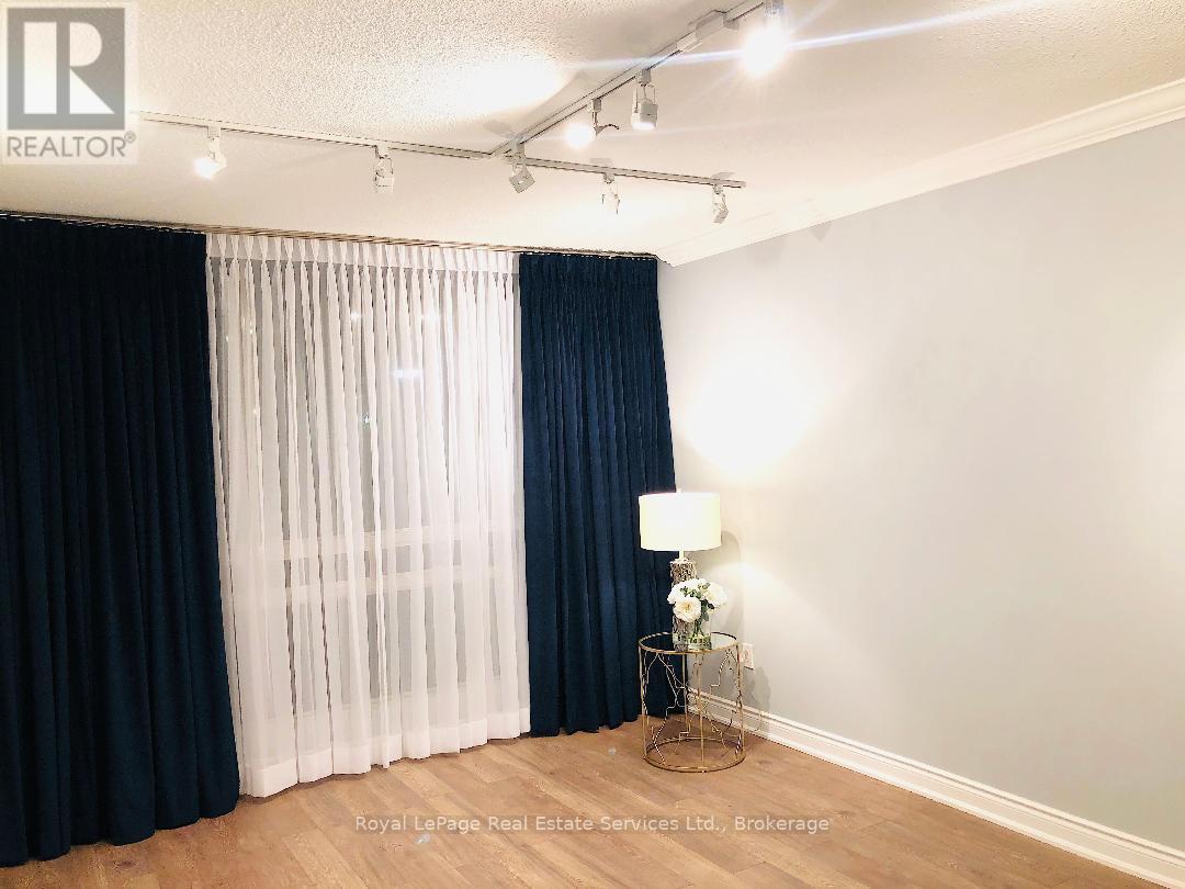 105 - 2185 Marine Drive, Oakville, Ontario L6L 5L6 - Photo 10 - W12566934