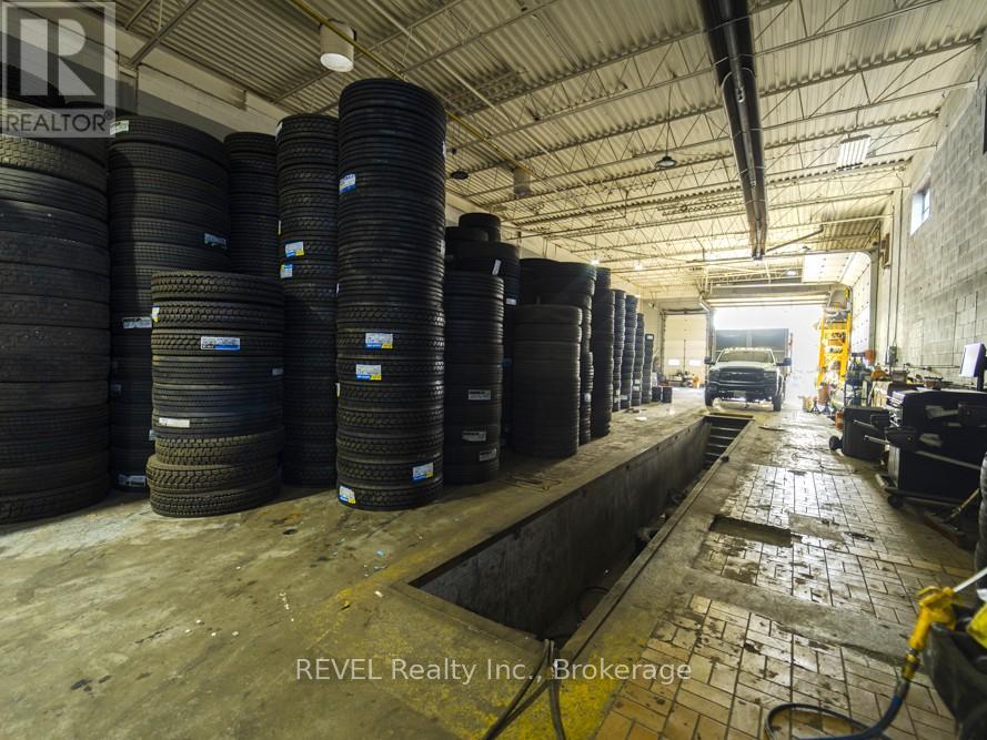 B - 5138 Everest Drive, Mississauga, Ontario  L4W 2R4 - Photo 10 - W12566830