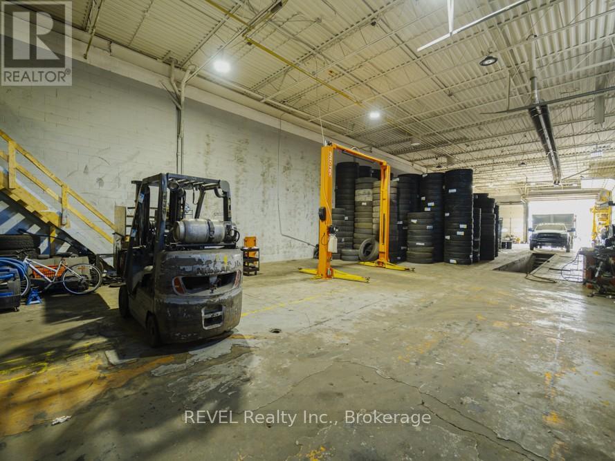 B - 5138 Everest Drive, Mississauga, Ontario  L4W 2R4 - Photo 9 - W12566830