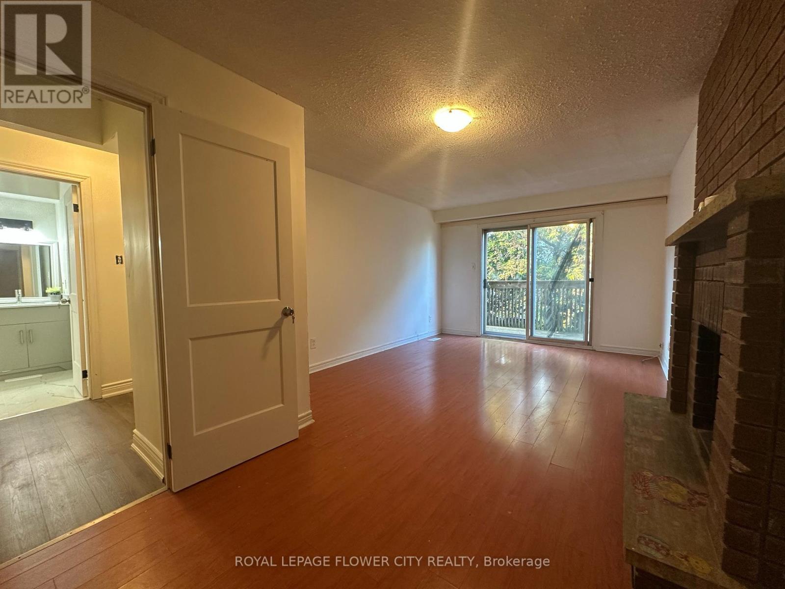 24 Peterson Court, Brampton, Ontario  L6Z 1K6 - Photo 2 - W12475041