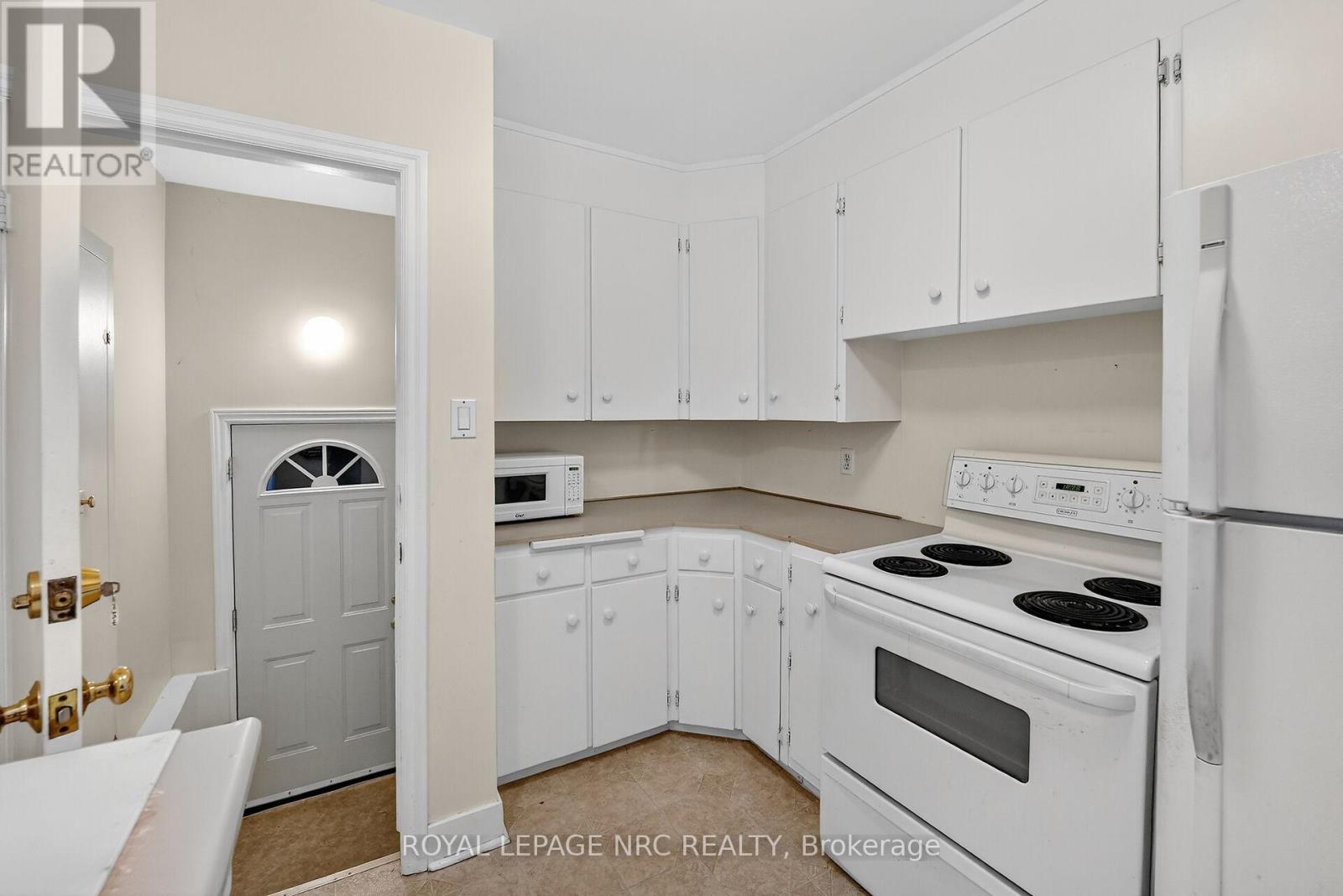 25 Elm Ridge Drive, St. Catharines, Ontario  L2T 2A7 - Photo 10 - X12566906