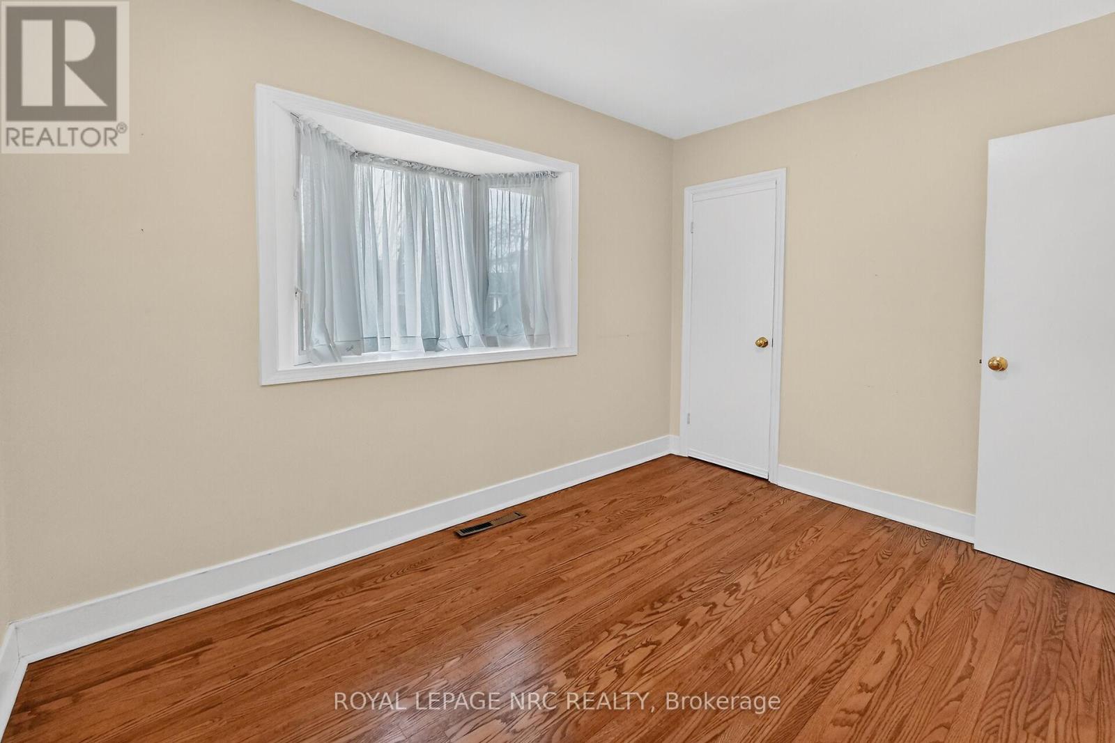 25 Elm Ridge Drive, St. Catharines, Ontario  L2T 2A7 - Photo 12 - X12566906