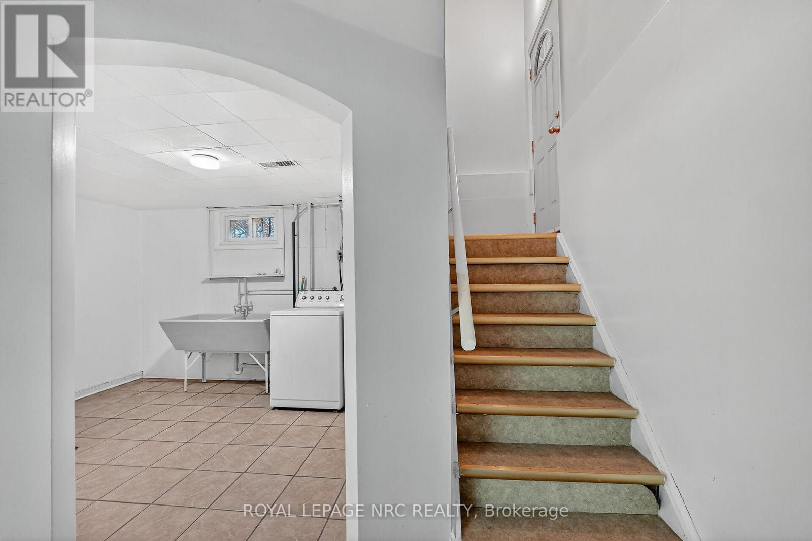 25 Elm Ridge Drive, St. Catharines, Ontario  L2T 2A7 - Photo 17 - X12566906