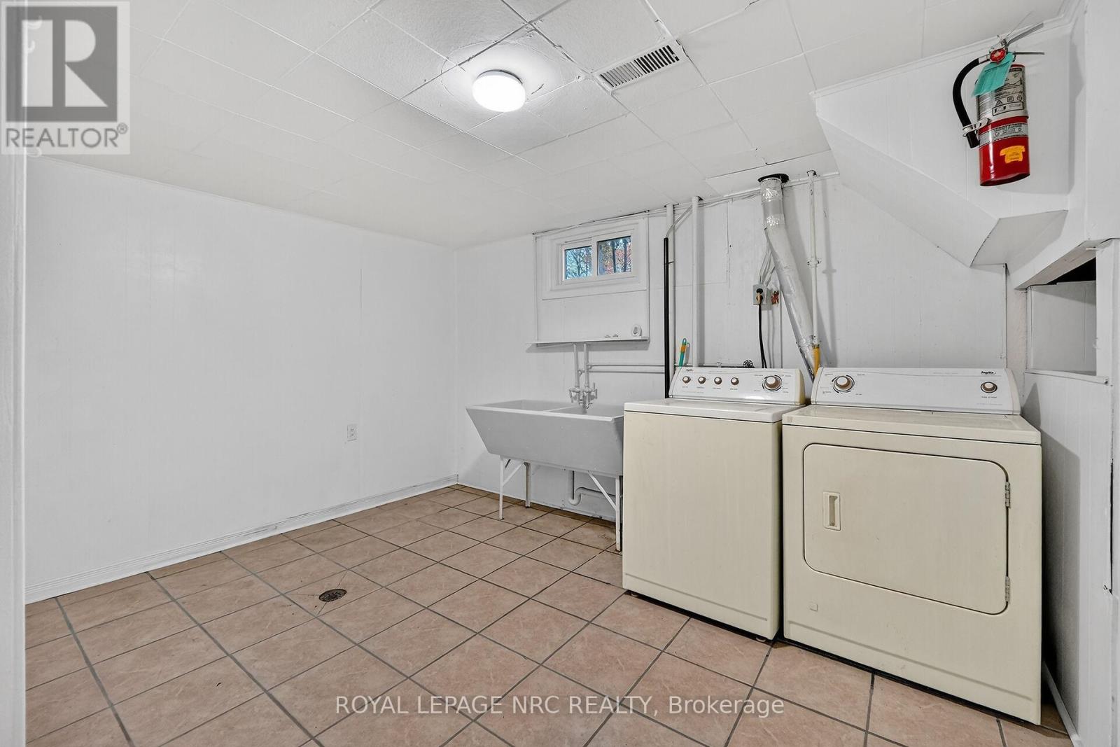 25 Elm Ridge Drive, St. Catharines, Ontario  L2T 2A7 - Photo 18 - X12566906