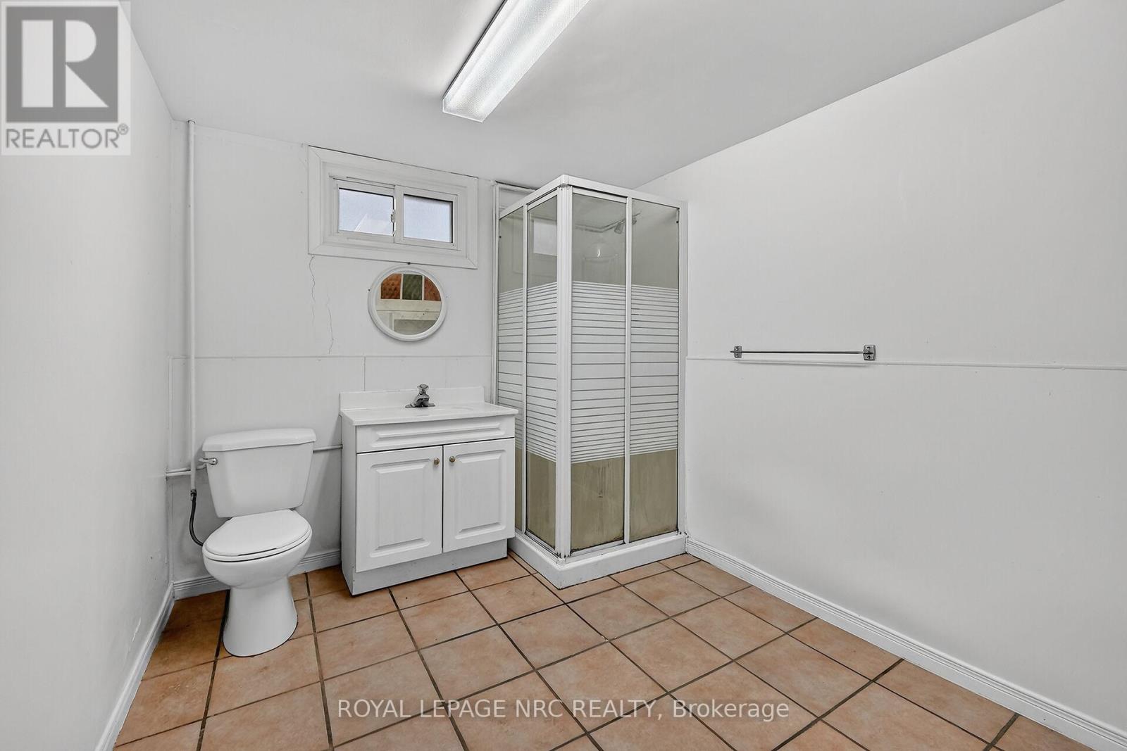 25 Elm Ridge Drive, St. Catharines, Ontario  L2T 2A7 - Photo 24 - X12566906