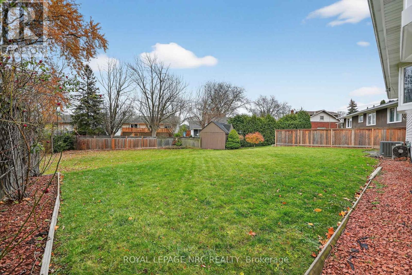 25 Elm Ridge Drive, St. Catharines, Ontario  L2T 2A7 - Photo 32 - X12566906