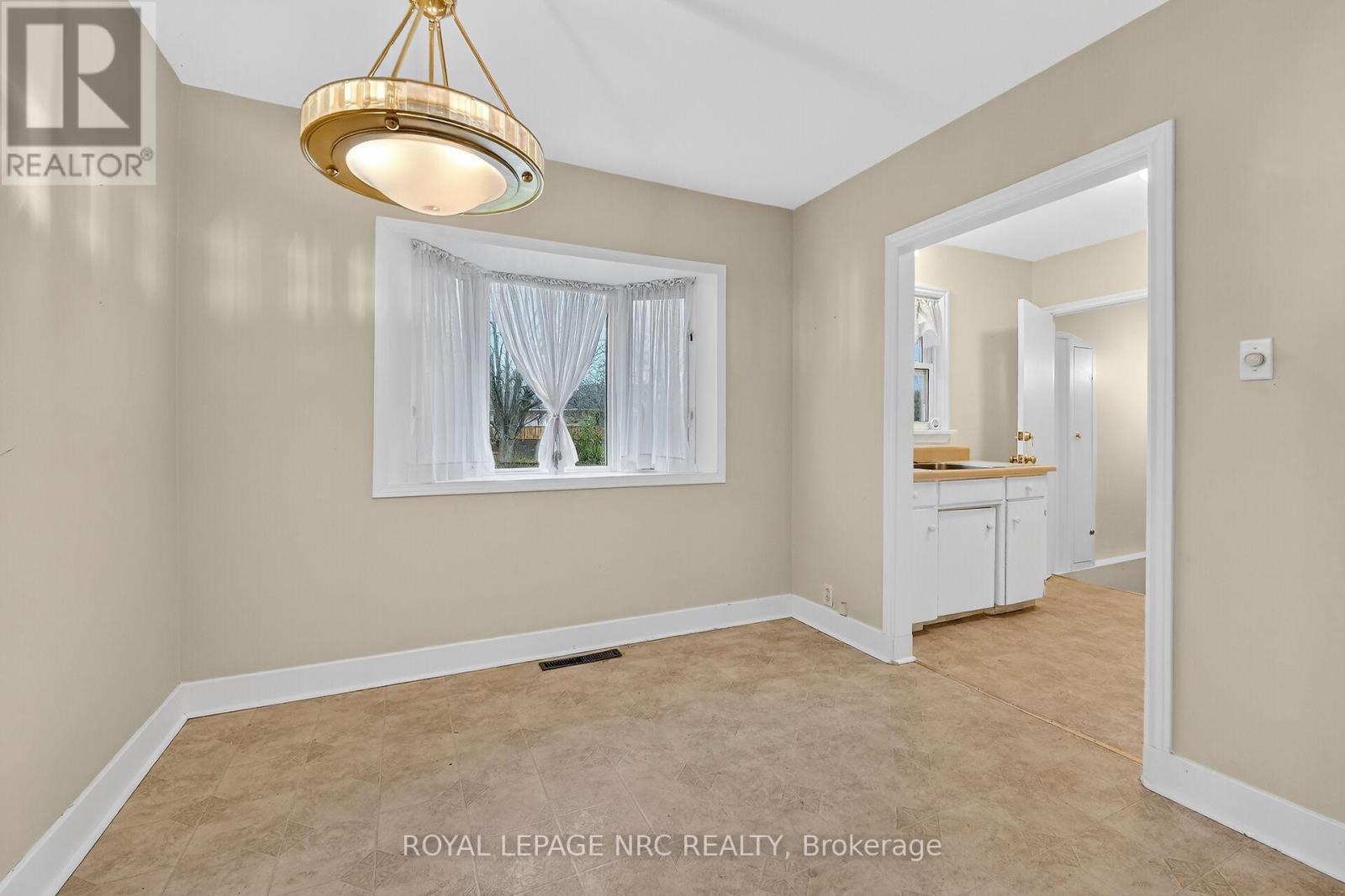 25 Elm Ridge Drive, St. Catharines, Ontario  L2T 2A7 - Photo 6 - X12566906