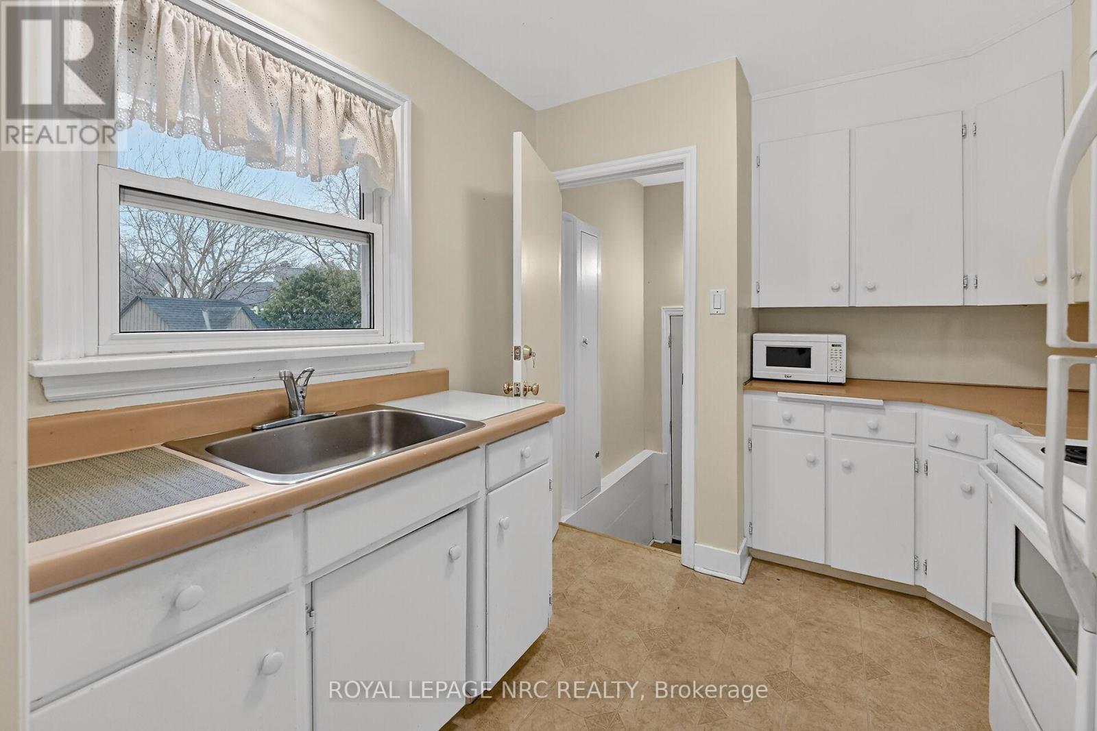 25 Elm Ridge Drive, St. Catharines, Ontario  L2T 2A7 - Photo 8 - X12566906