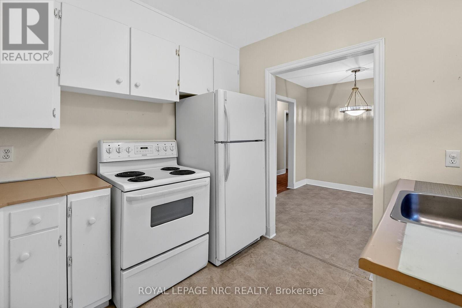 25 Elm Ridge Drive, St. Catharines, Ontario  L2T 2A7 - Photo 9 - X12566906