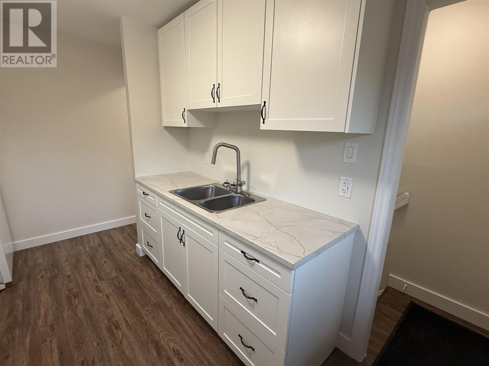 1 Balsam Pl, Elliot Lake, Ontario  P5A 2H4 - Photo 12 - SM253058