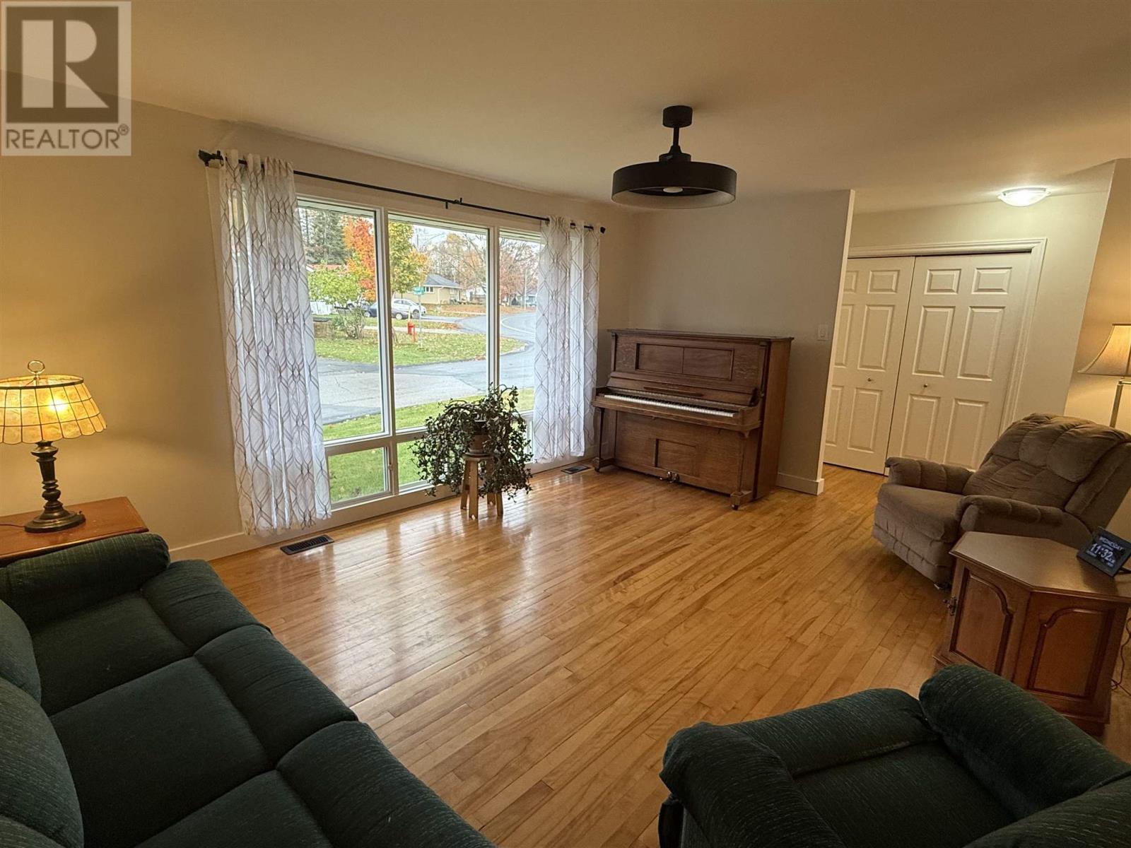 1 Balsam Pl, Elliot Lake, Ontario  P5A 2H4 - Photo 22 - SM253058