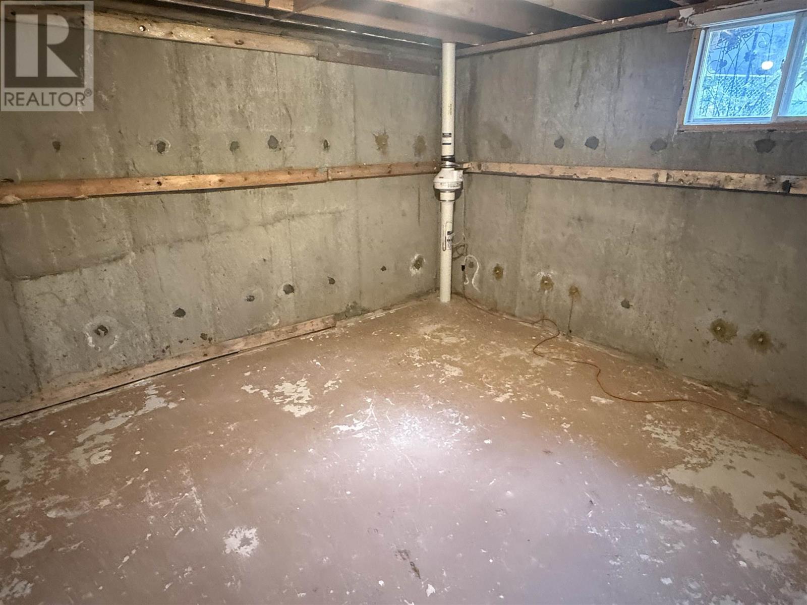 1 Balsam Pl, Elliot Lake, Ontario  P5A 2H4 - Photo 41 - SM253058