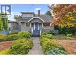 723 E 4TH STREET, North Vancouver, British Columbia